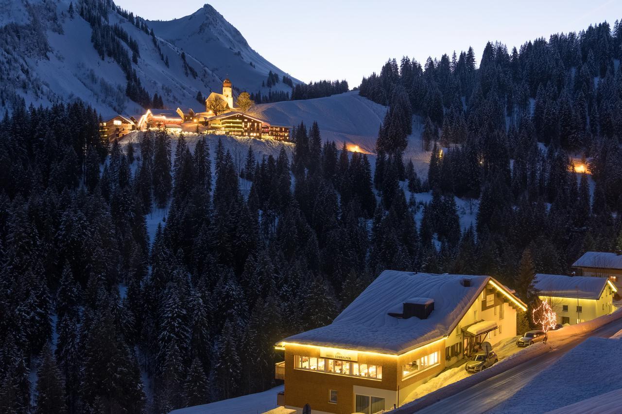 Hotel Sonnalpen Damuels Bagian luar foto